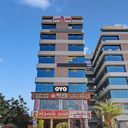 Hotel Collection O Alpha One Ahmadabad Zewnętrze zdjęcie