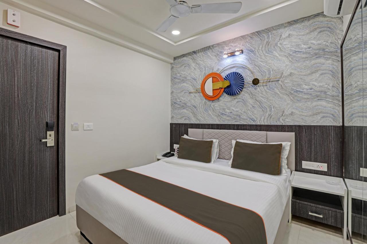 Hotel Collection O Alpha One Ahmadabad Zewnętrze zdjęcie