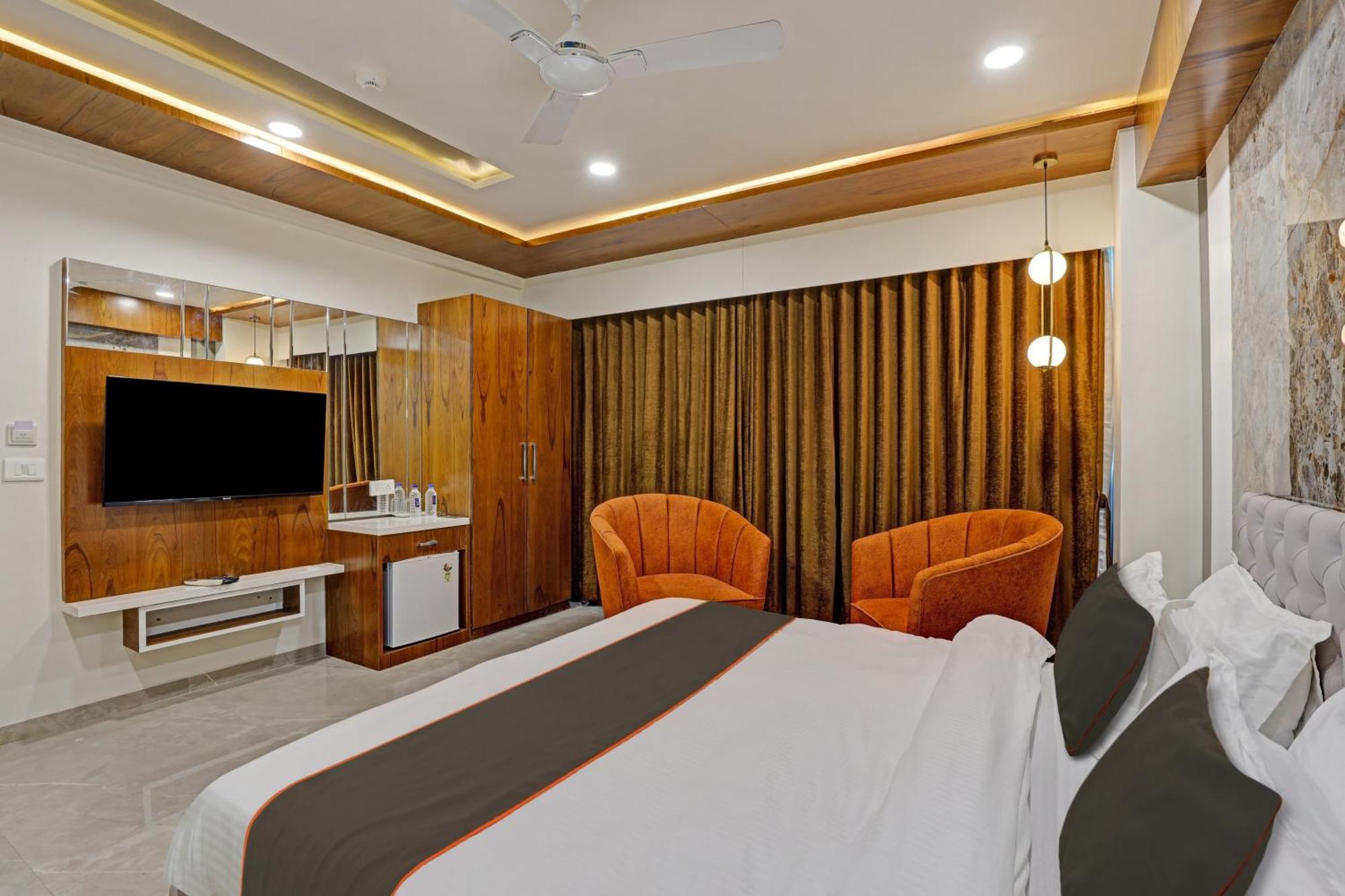 Hotel Collection O Alpha One Ahmadabad Zewnętrze zdjęcie