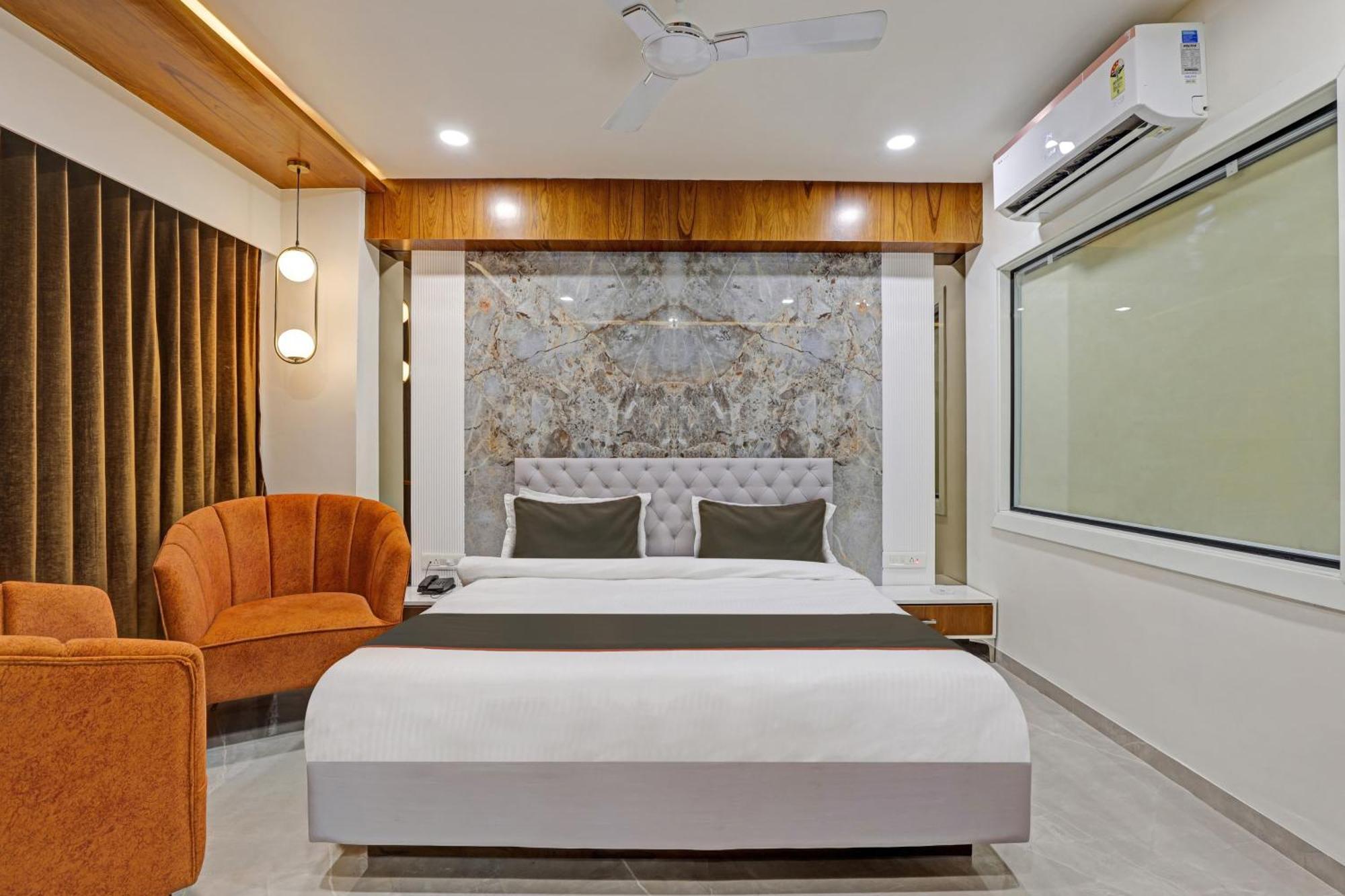 Hotel Collection O Alpha One Ahmadabad Zewnętrze zdjęcie